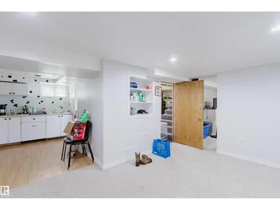 10955 72 AV NW photo 21