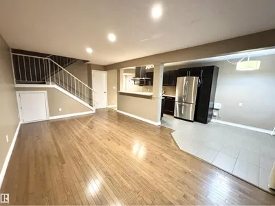 #18 10616 123 ST NW photo 15