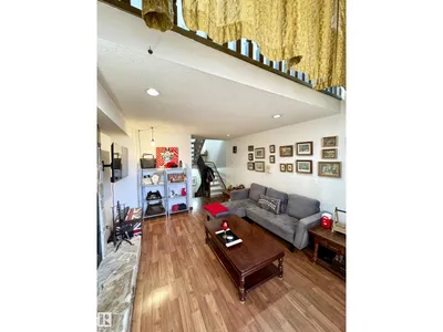 10346A 121 ST NW photo 41