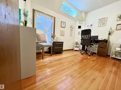10346A 121 ST NW photo 45