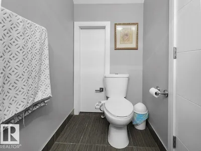 7909 105 AV NW photo 12