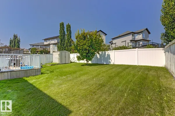 3724 163 AV NW photo 2