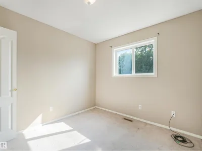 12027 105 ST NW photo 18