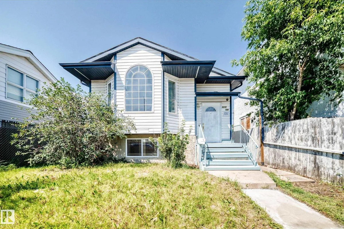 9518 106 AV NW exterior