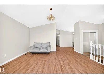 9518 106 AV NW photo 10