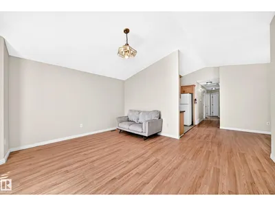9518 106 AV NW photo 11