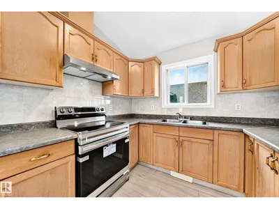 9518 106 AV NW photo 13
