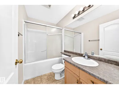 9518 106 AV NW photo 32