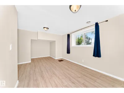 9518 106 AV NW photo 34