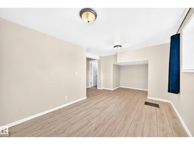 9518 106 AV NW photo 36
