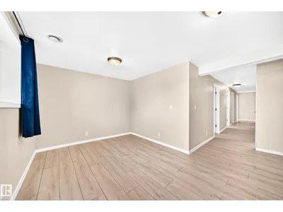 9518 106 AV NW photo 37