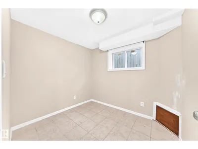 9518 106 AV NW photo 38