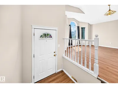 9518 106 AV NW photo 4