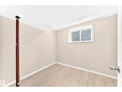 9518 106 AV NW photo 40