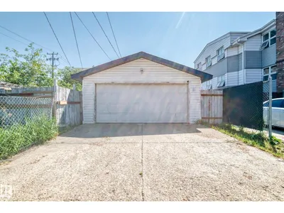 9518 106 AV NW photo 49