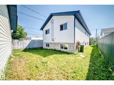 9518 106 AV NW photo 52