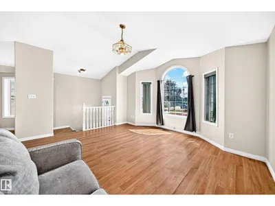 9518 106 AV NW photo 8