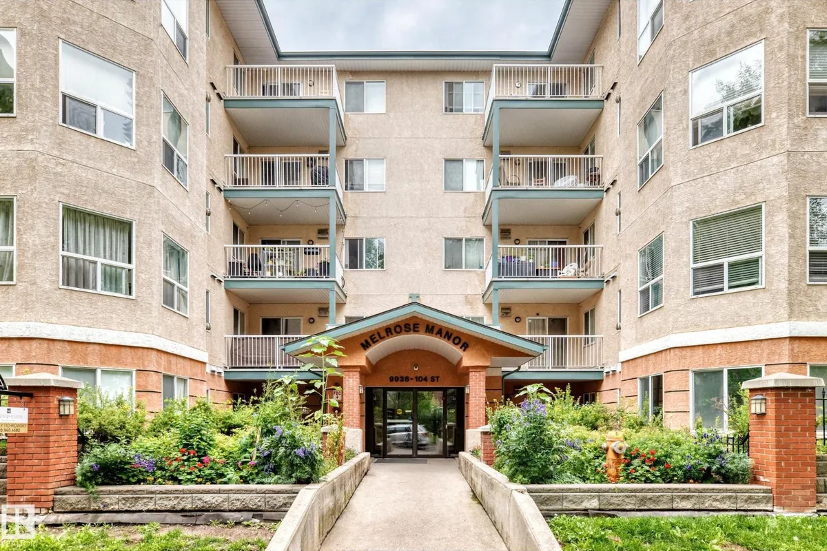 #105 9938 104 ST NW exterior