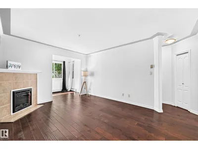 #105 9938 104 ST NW photo 14