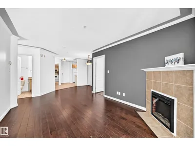 #105 9938 104 ST NW photo 15