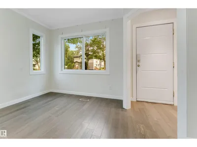 12105 87 ST NW photo 8