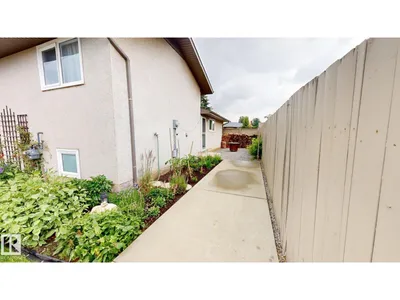 7935 22 AV NW photo 17