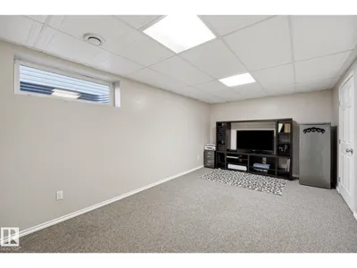 215 85 ST SW photo 20