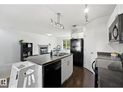 215 85 ST SW photo 6