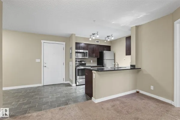 #116 12025 22 AV SW photo 3