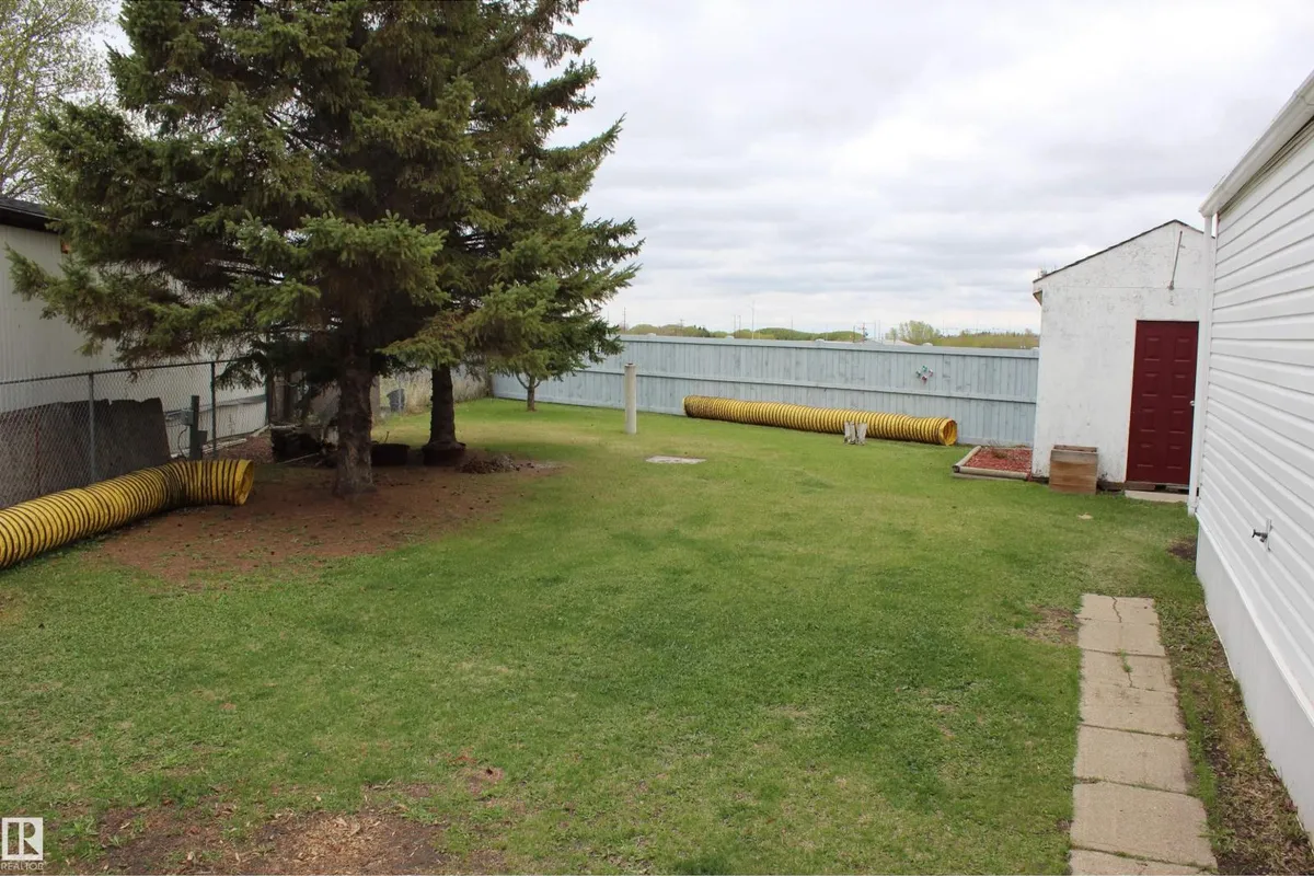 1118 Lakevista DR exterior