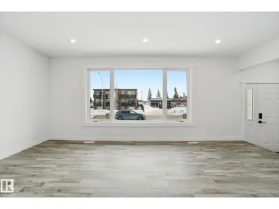 7112 132 AV NW photo 9