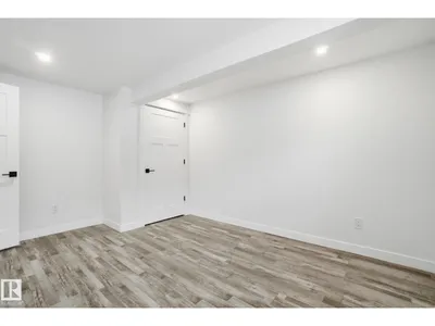 7112 132 AV NW photo 65