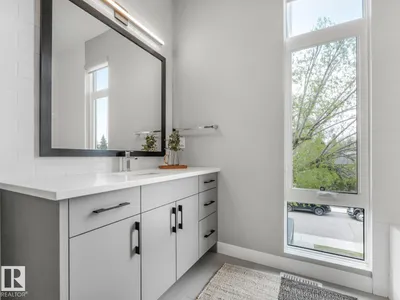 11613 72 AV NW photo 12