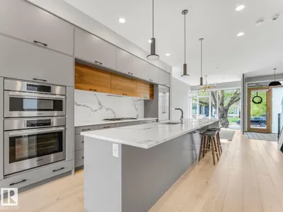 11613 72 AV NW photo 4