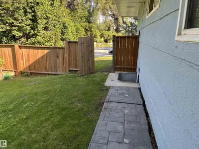 12011 87 AV NW photo 25
