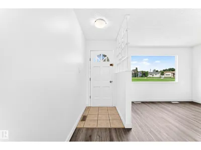5519 142 AV NW NW photo 6