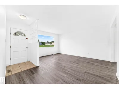 5519 142 AV NW NW photo 7