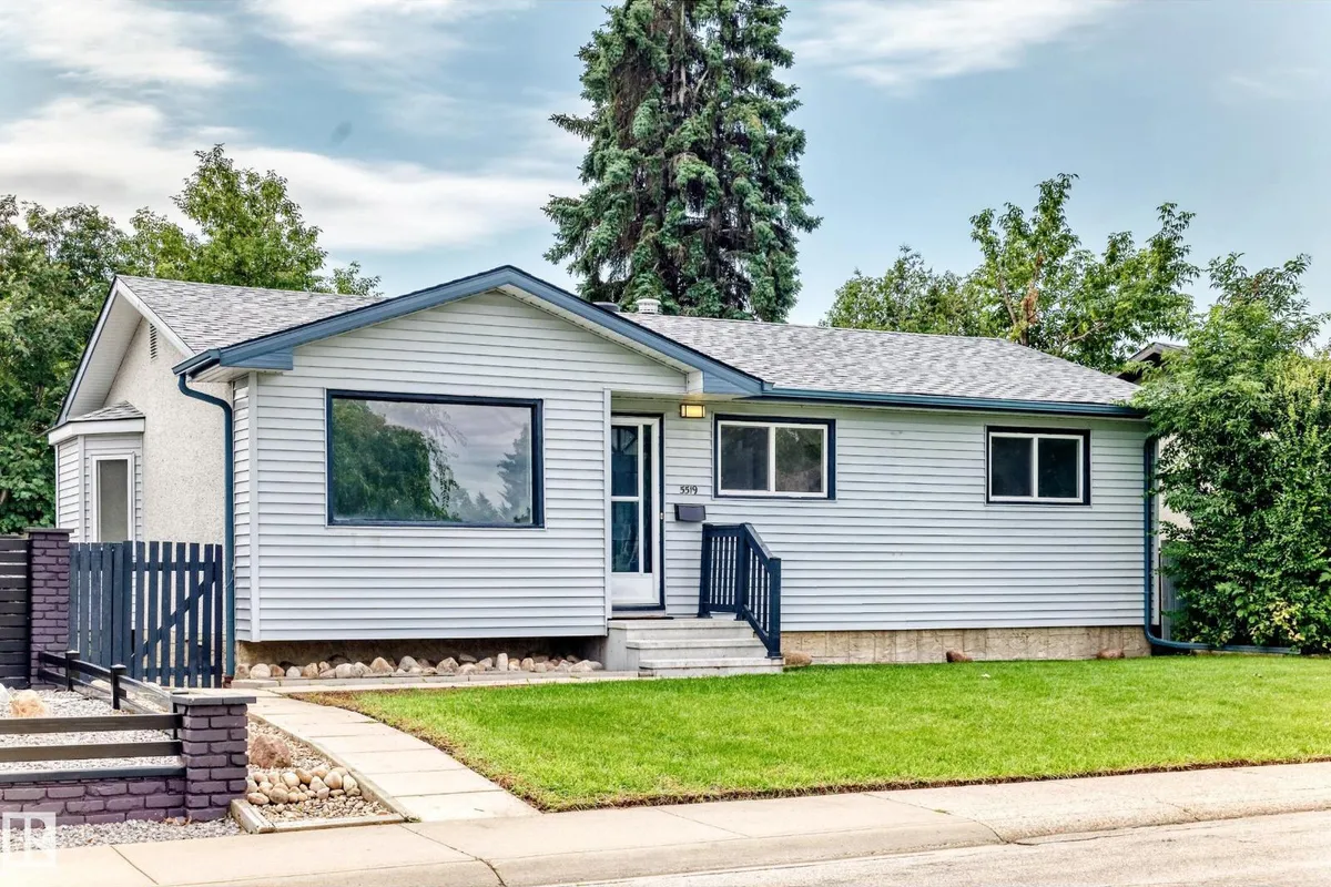 5519 142 AV NW NW exterior