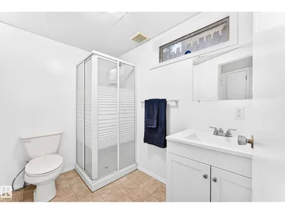 5519 142 AV NW NW photo 41