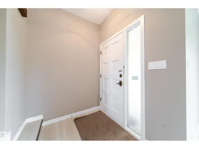 6907 19 AV NW photo 5