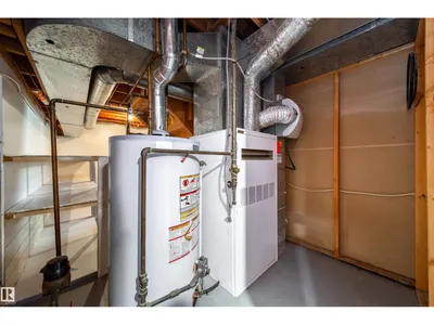 6907 19 AV NW photo 57