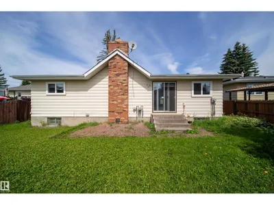 6907 19 AV NW photo 61