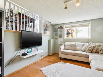 7912 154 AV NW photo 12