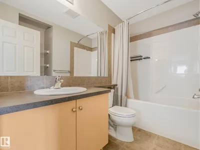 11844 21 AV SW photo 12