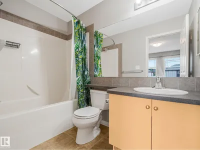 11844 21 AV SW photo 9