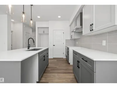 18931 28 AV NW photo 10