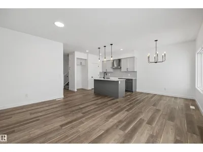 18931 28 AV NW photo 16