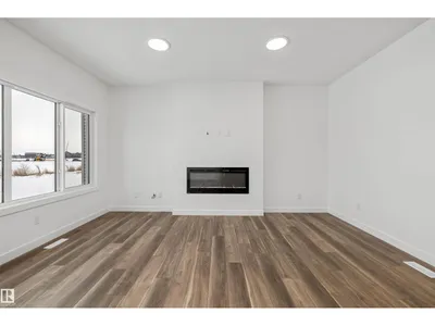 18931 28 AV NW photo 20