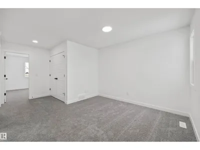 18931 28 AV NW photo 22