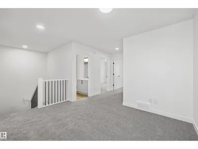 18931 28 AV NW photo 23